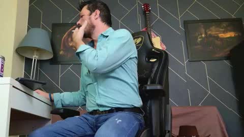 Snapshot of aaronbomer chatting on 3, 12, 2025 Aaron online show from 3, 12, 2025