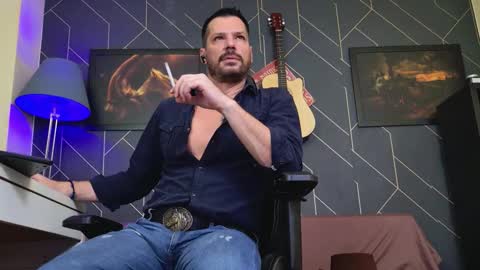 Snapshot of aaronbomer chatting on 4, 12, 2025 Aaron online show from 4, 12, 2025