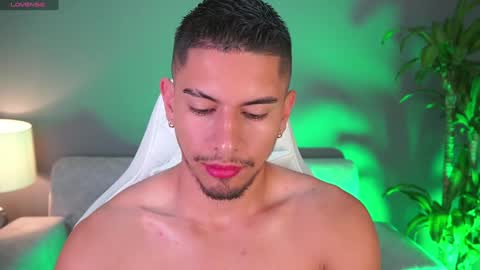 AARON  online show from 30, 1, 2025