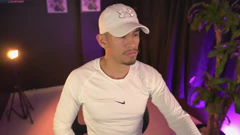 Snapshot of aaronfox_ chatting on 22, 4, 2026 AARON online show from 22, 4, 2026