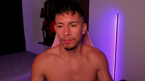 Snapshot of aaronfox_ chatting on 29, 4, 2026 AARON online show from 29, 4, 2026