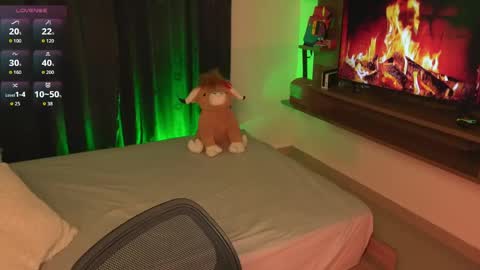 Snapshot of aaronfox_ chatting on 27, 5, 2026 AARON online show from 27, 5, 2026