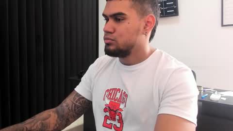 ig aaron hunter123 online show from 18, 2, 2026