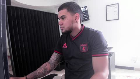 ig aaron hunter123 online show from 7, 4, 2026