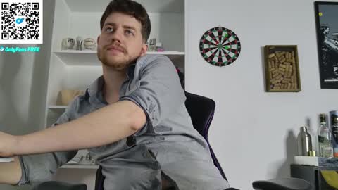 Aaron  online show from 30, 10, 2025