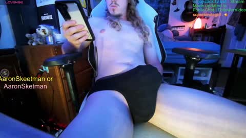 Snapshot of aaronskeetman chatting on 19, 1, 2025 Aaron Skeetman online show from 19, 1, 2025