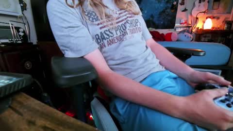 Snapshot of aaronskeetman chatting on 5, 3, 2025 Aaron Skeetman online show from 5, 3, 2025