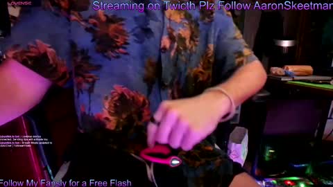 Snapshot of aaronskeetman chatting on 17, 11, 2025 Aaron Skeetman online show from 17, 11, 2025