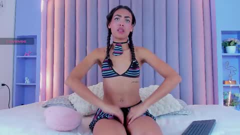 Snapshot of aashleytaylor chatting on 12, 3, 2025 AASHLEY online show from 12, 3, 2025