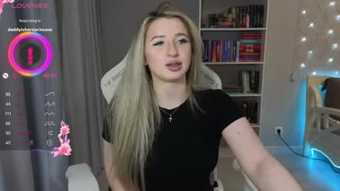 aasshley online show from 18, 4, 2026