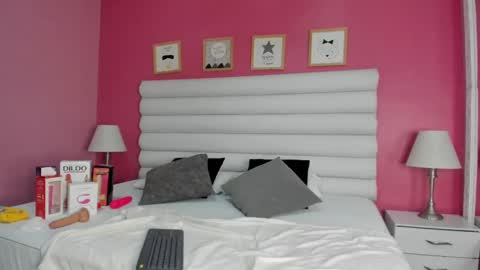 Snapshot of abbey_walker chatting on 9, 9, 2025 abbey_walker online show from 9, 9, 2025