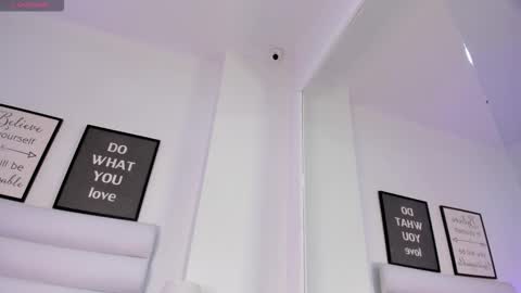 Snapshot of abbey_walker chatting on 20, 12, 2025 abbey_walker online show from 20, 12, 2025