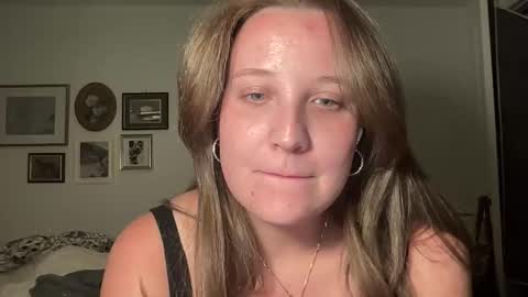 abbeytoocute online show from 24, 3, 2026