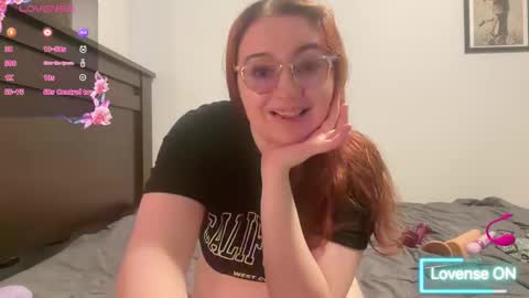 Snapshot of abbiwillow chatting on 19, 1, 2026 Abbi Willow online show from 19, 1, 2026