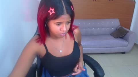Snapshot of abby_t_ chatting on 12, 3, 2025 abby online show from 12, 3, 2025