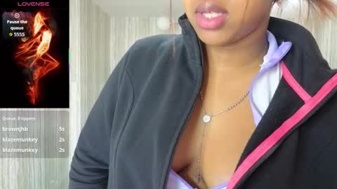 Snapshot of abby_t_ chatting on 17, 10, 2025 abby online show from 17, 10, 2025