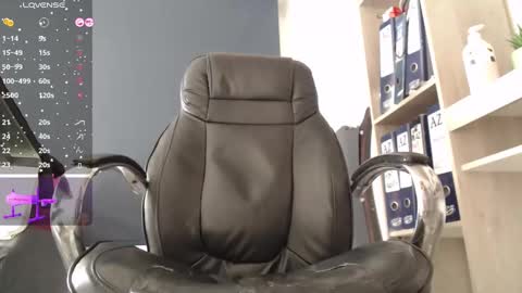 Vannesa online show from 7, 3, 2025