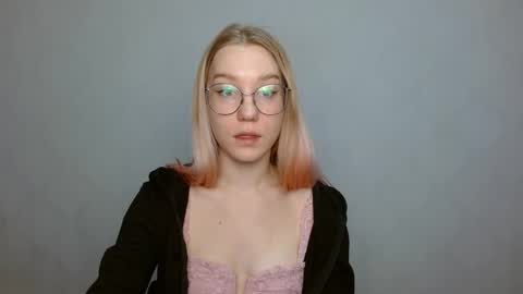 Abby Lovense is active online show from 4, 1, 2025