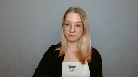 Abby Lovense is active online show from 21, 1, 2025