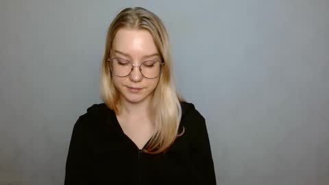 Abby Lovense is active online show from 28, 1, 2025