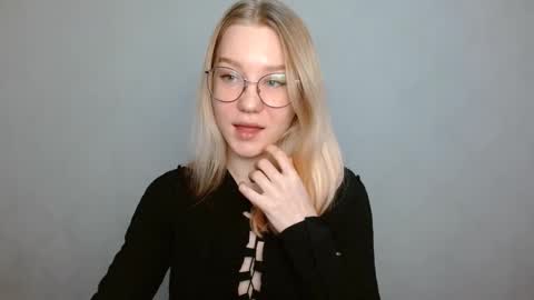 Abby Lovense is active online show from 7, 2, 2025