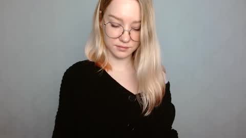 Abby Lovense is active online show from 10, 2, 2025