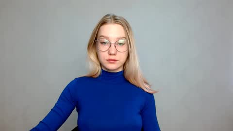 Abby Lovense is active online show from 19, 2, 2025
