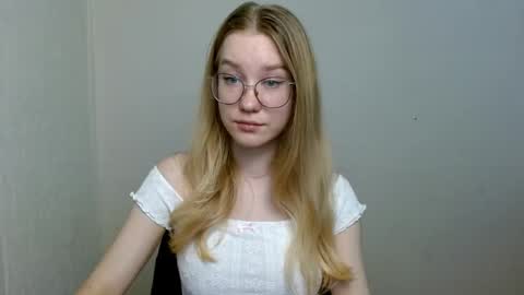 Snapshot of abbymoore__ chatting on 8, 11, 2025 Abby Lovense is active online show from 8, 11, 2025