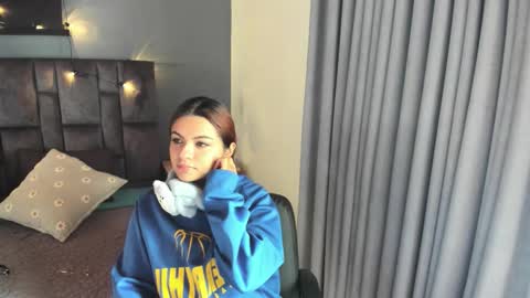 Snapshot of abbywathson chatting on 18, 9, 2025 A B B Y online show from 18, 9, 2025