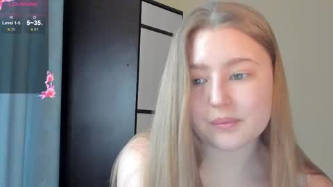 Snapshot of abbywyte chatting on 2, 3, 2025 Abby    Stream at Sat  Sun  Mon  Fri online show from 2, 3, 2025