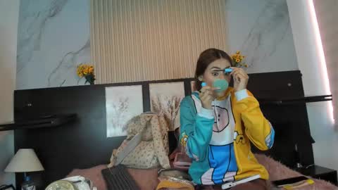 Abella online show from 12, 9, 2025