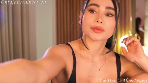 abie_owen online show from 30, 1, 2025