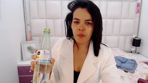 Snapshot of abril_beltran_ chatting on 20, 12, 2024 Abril Beltran online show from 20, 12, 2024