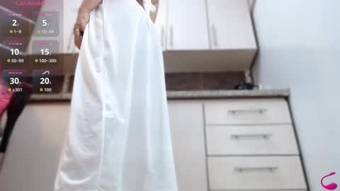 Snapshot of abril_beltran_ chatting on 3, 11, 2025 Abril Beltran online show from 3, 11, 2025