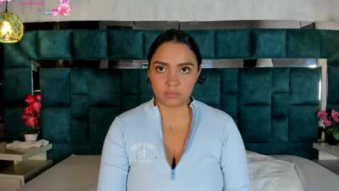 Snapshot of abril_gomez_11 chatting on 6, 5, 2026 abril_gomez_11 online show from 6, 5, 2026