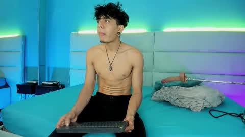 Abril and Julian online show from 25, 2, 2026