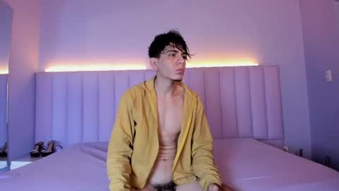Snapshot of abrilandjulian chatting on 21, 5, 2026 Abril and Julian online show from 21, 5, 2026