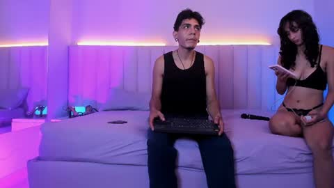 Snapshot of abrilandjulian chatting on 24, 6, 2026 Abril and Julian online show from 24, 6, 2026