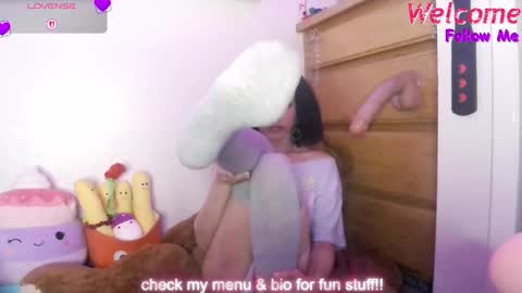 Snapshot of abruisedpeach chatting on 22, 11, 2025 Peach online show from 22, 11, 2025