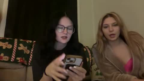 Snapshot of abs7719 chatting on 8, 11, 2025 Abs online show from 8, 11, 2025