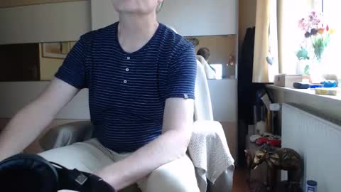 Snapshot of ach471 chatting on 12, 11, 2025 ach471 online show from 12, 11, 2025