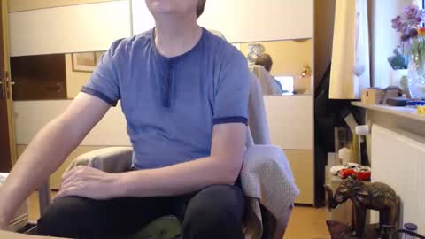 Snapshot of ach471 chatting on 4, 12, 2025 ach471 online show from 4, 12, 2025