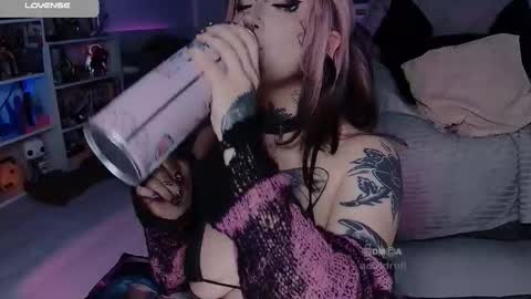 Acid or Iya  vacation November 19 to November 26 online show from 12, 10, 2025