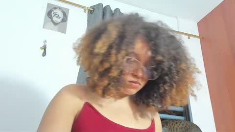 Snapshot of ada_gales_ chatting on 20, 11, 2025 Isa online show from 20, 11, 2025