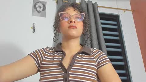 Snapshot of ada_gales_ chatting on 28, 11, 2025 Isa online show from 28, 11, 2025