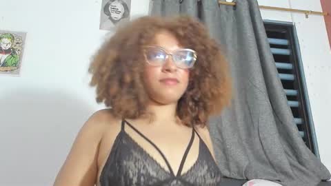 Snapshot of ada_gales_ chatting on 19, 12, 2025 Isa online show from 19, 12, 2025