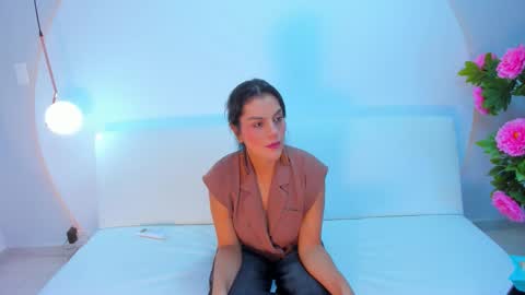    online show from 17, 12, 2025