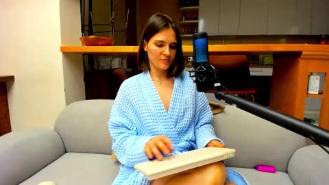 Snapshot of adagrand chatting on 18, 9, 2025 Ada online show from 18, 9, 2025