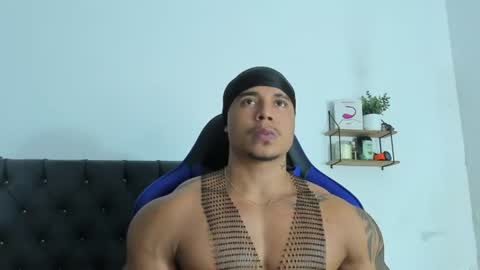 adam boss online show from 23, 7, 2026