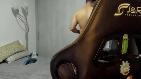 Snapshot of adam_clarke chatting on 10, 1, 2025 adam clarke online show from 10, 1, 2025